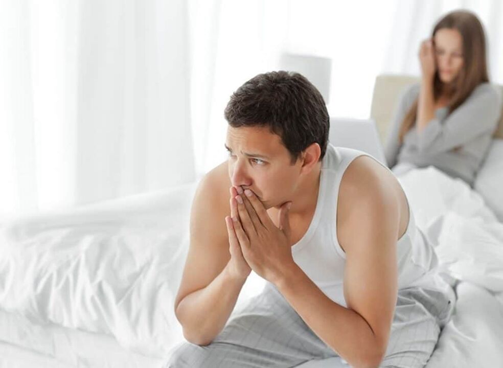 un homme avec une faible puissance en raison d'une prostatite